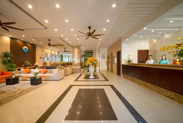 Khách sạn 100 phòng đường Võ Nguyên Giáp, Sơn Trà (4 sao)